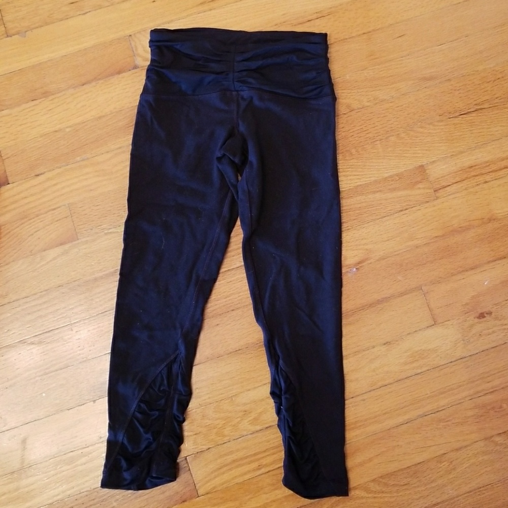 Lululemon crop black (worn once)