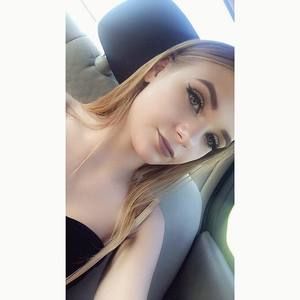 Meet your Posher, Leah