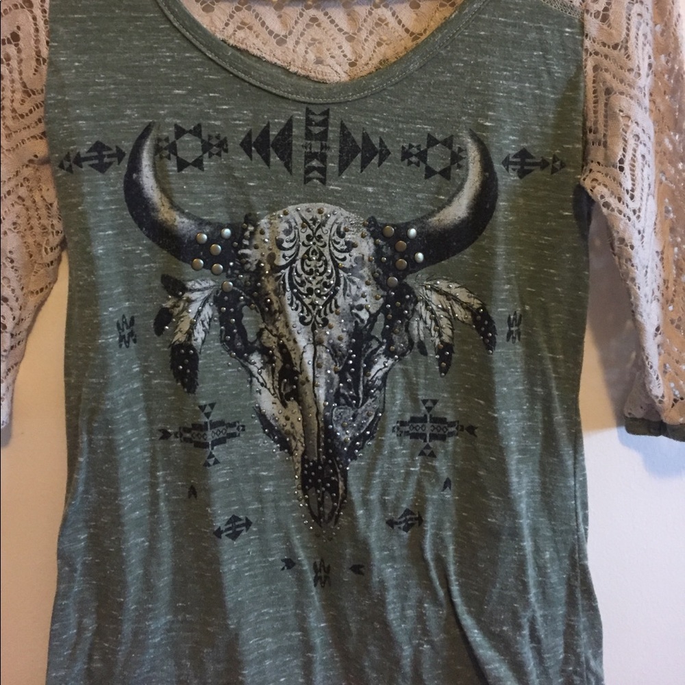 Quarter sleeve shirt