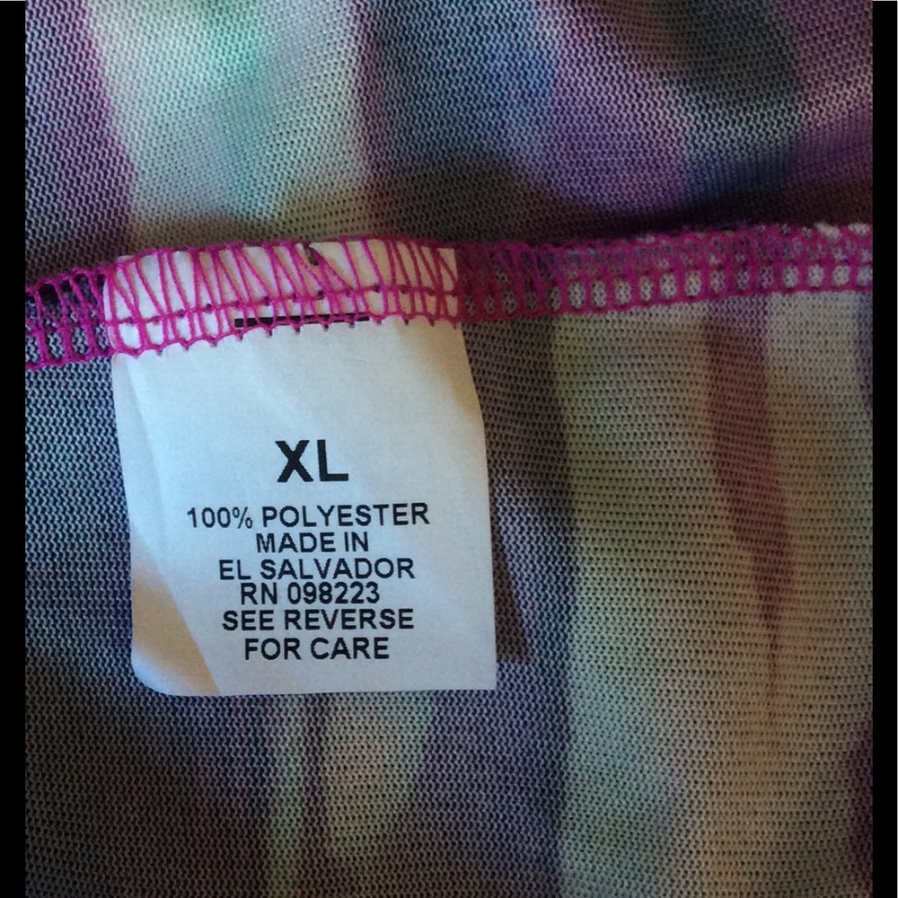 New multicolored workout top size extra large - Picture 4 of 4