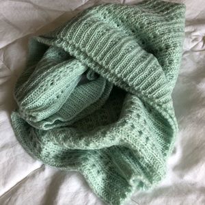 BP infinity scarf