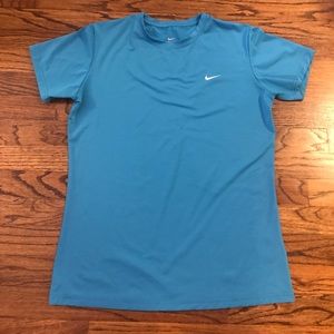 Short sleeve Nike dry fit shirt
