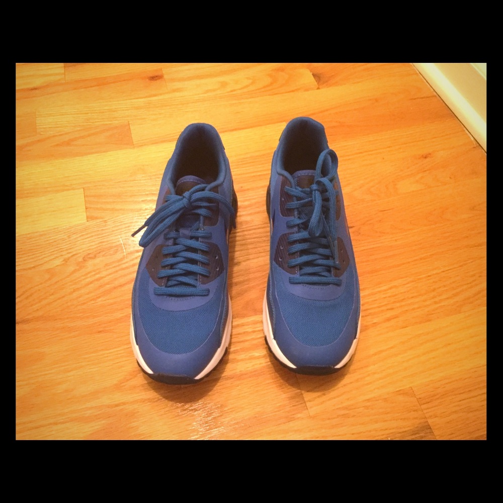 Nike Women's Air Max 90 Ultra Sneakers