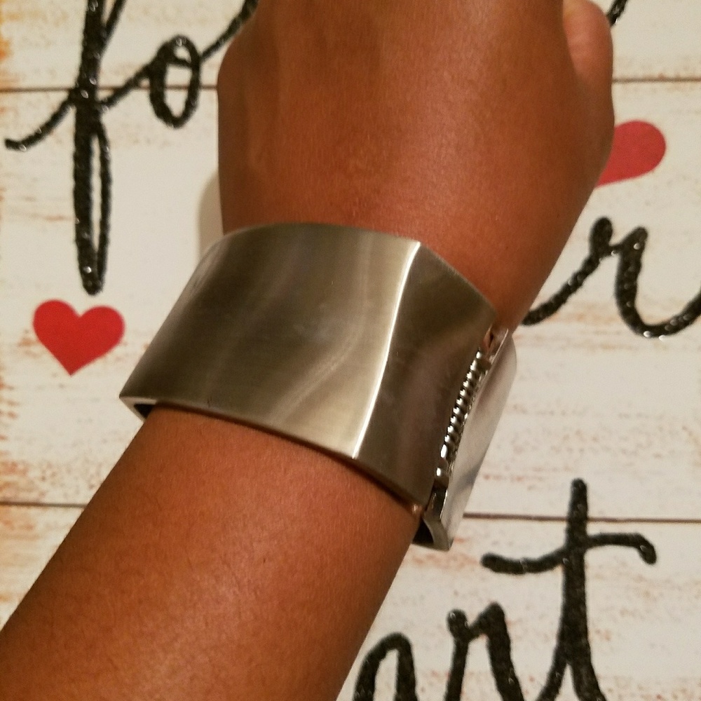 Matte Silver Bangle - Picture 2 of 4