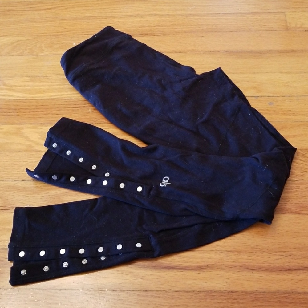 Black Alo yoga leggings with ankle snaps