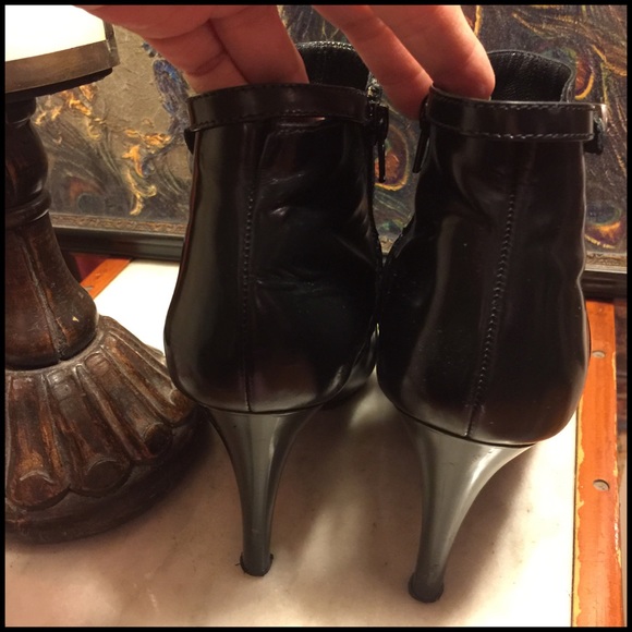 SALE🌷SZ 10-CHLOÉ BLACK LEATHER 4" ANKLE BOOTS - Picture 5 of 8