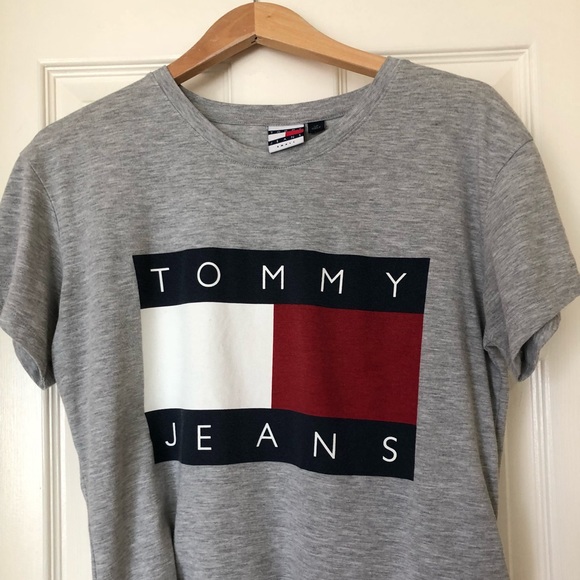 Tommy Hilfiger Tops - Tommy Hilfiger t-shirt