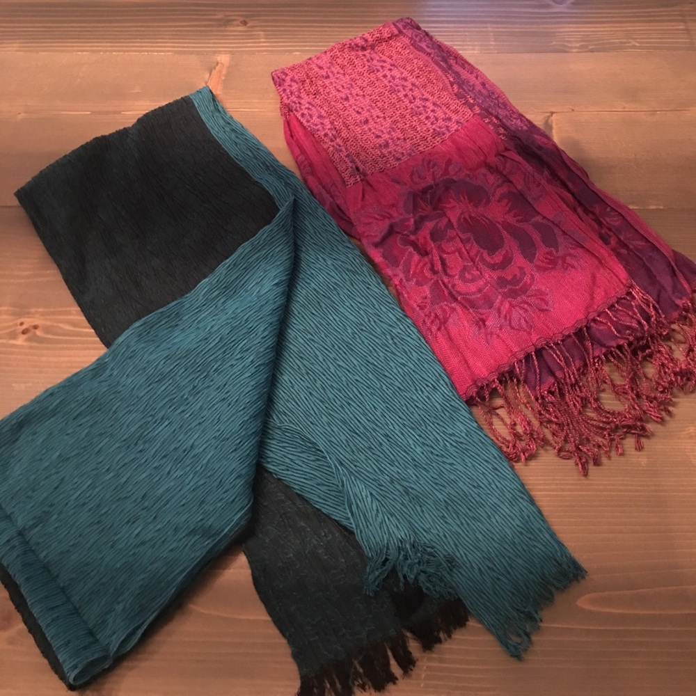 Forever 21 women's scarves (2)