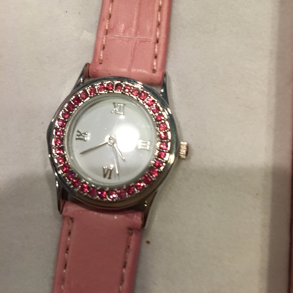 Pink watch - Picture 2 of 4