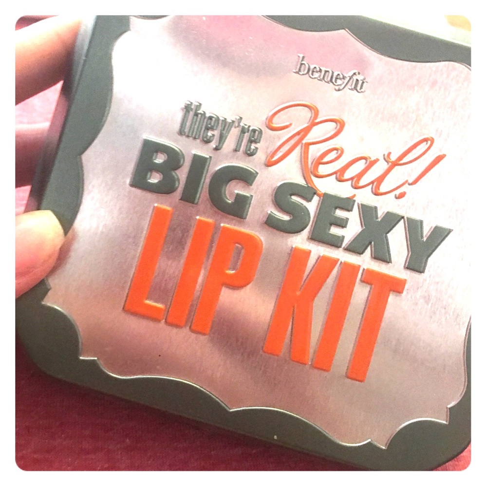 Benefit They’re real! Big sexy lip kit