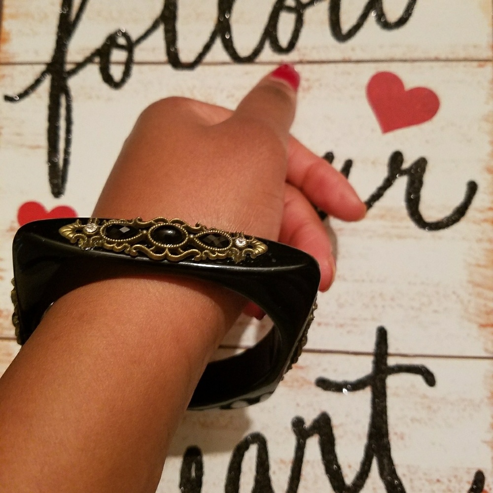 Antique Look Black Bangle