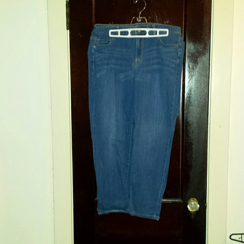 Very lightly used Lane Bryant capris