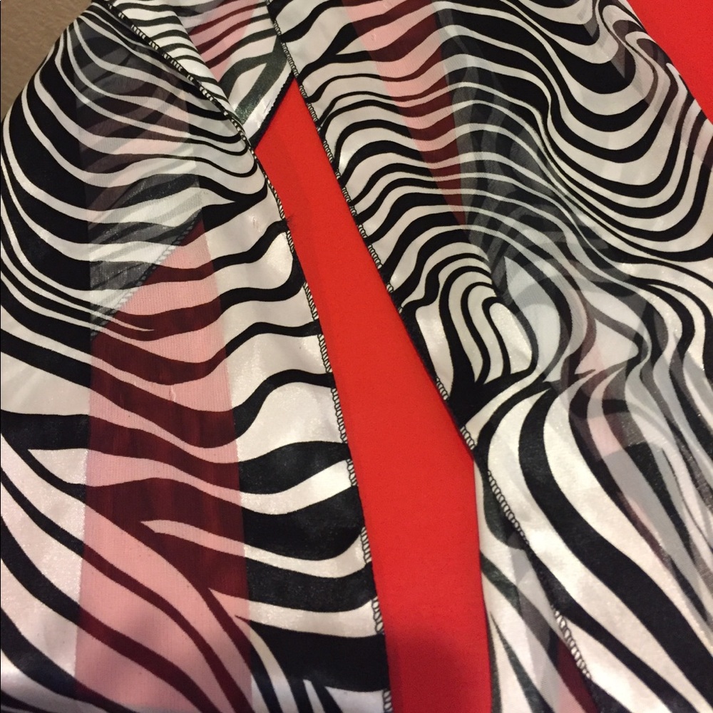 Black and white swirl scarf 🖤