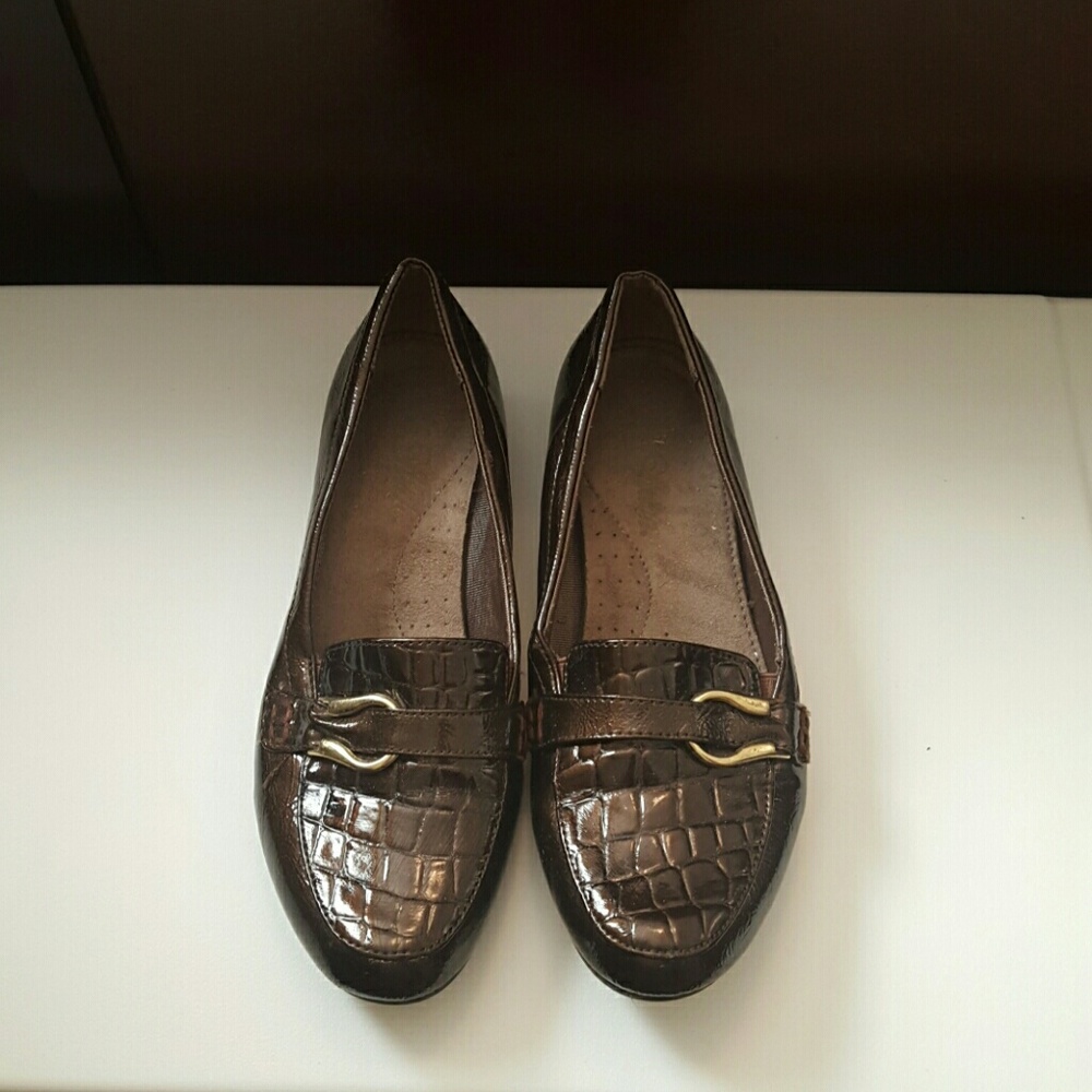 .DONATING SOON. Brown Edgy Pattern Dress Shoes