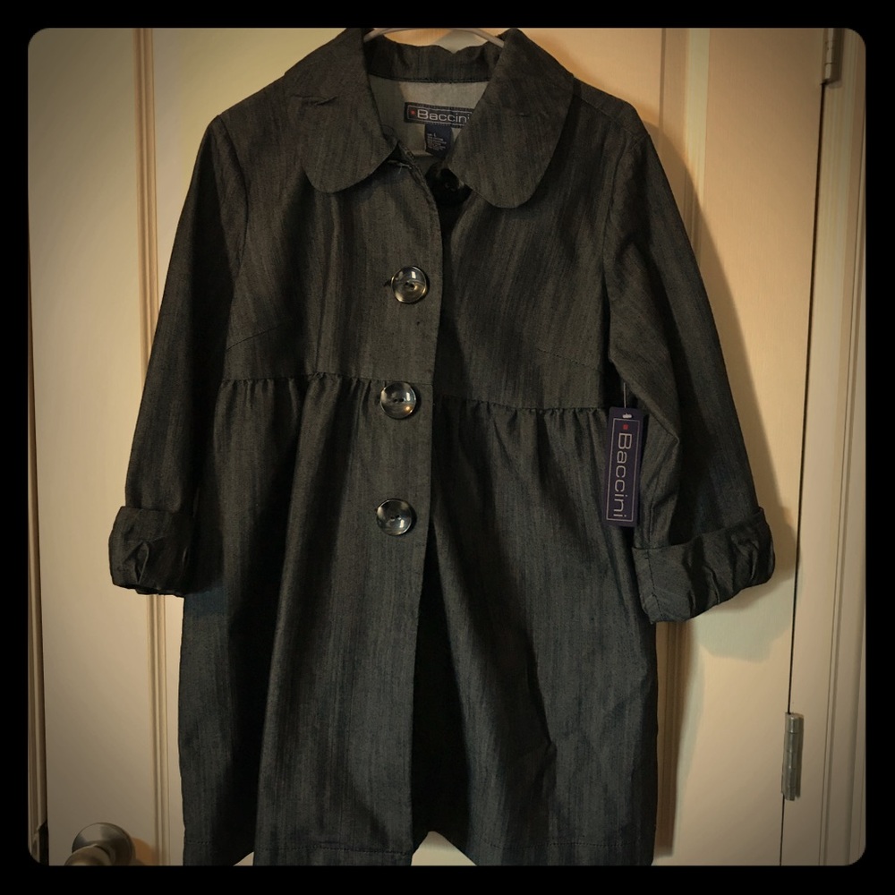 Adorable dark denim 3/4 sleeve babydoll jacket.