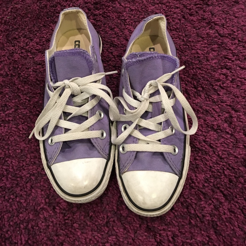 Two tongue all star converse