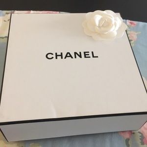 Chanel empty box came with beauty products