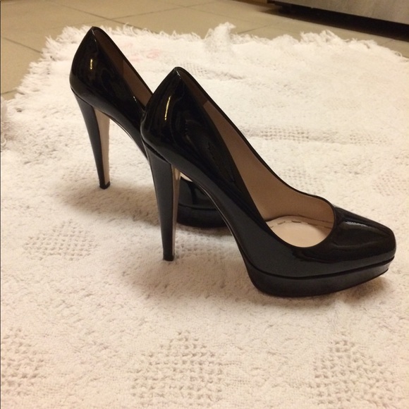 Miu Miu Classic Patent Leather Platform Pump - Picture 3 of 4
