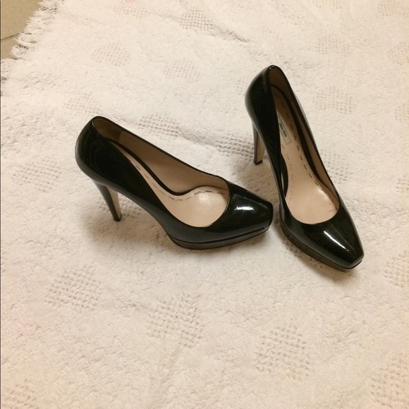 Miu Miu Classic Patent Leather Platform Pump - Picture 4 of 4