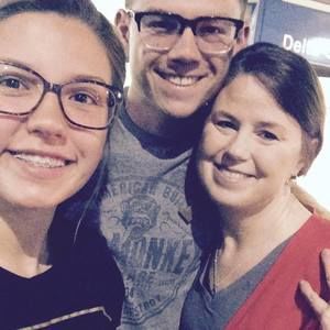 Meet your Posher, Sandy