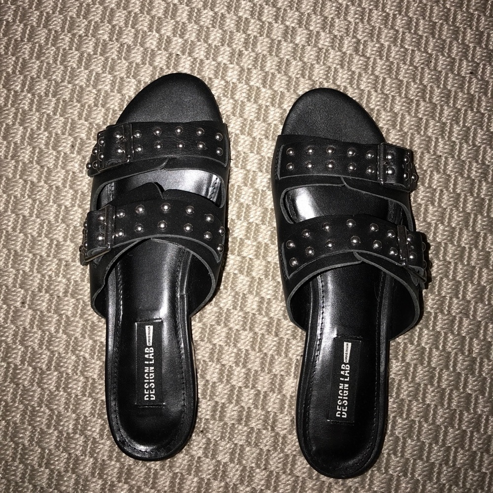 Design Lab sandals