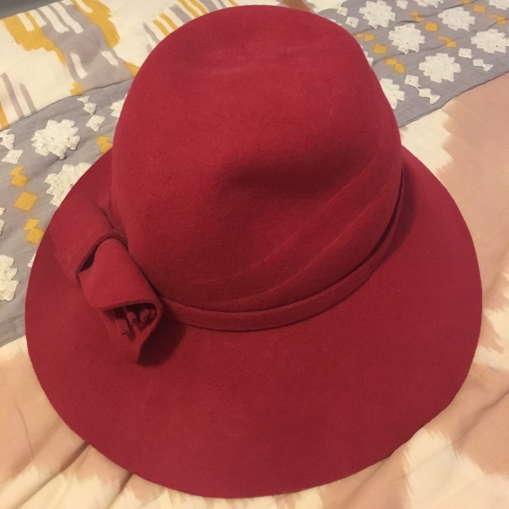 Anthropologie magenta hat