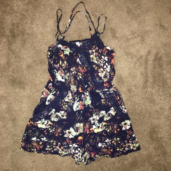 Xhilaration Dresses & Skirts - Floral Xhilaration Romper