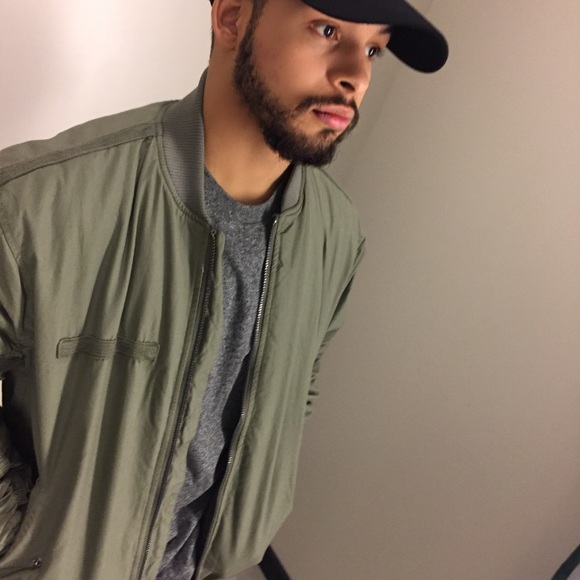 Meet your Posher, Joseph - Picture 3 of 4