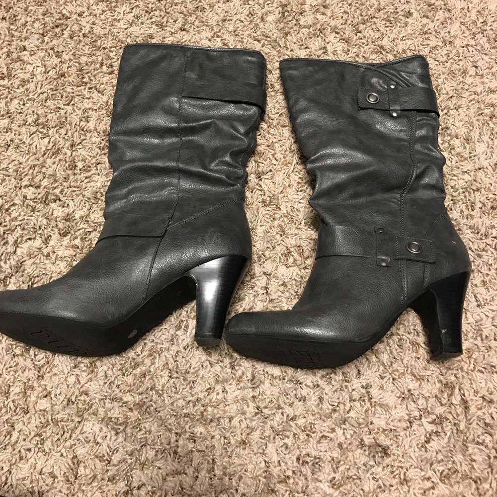 Grey boots