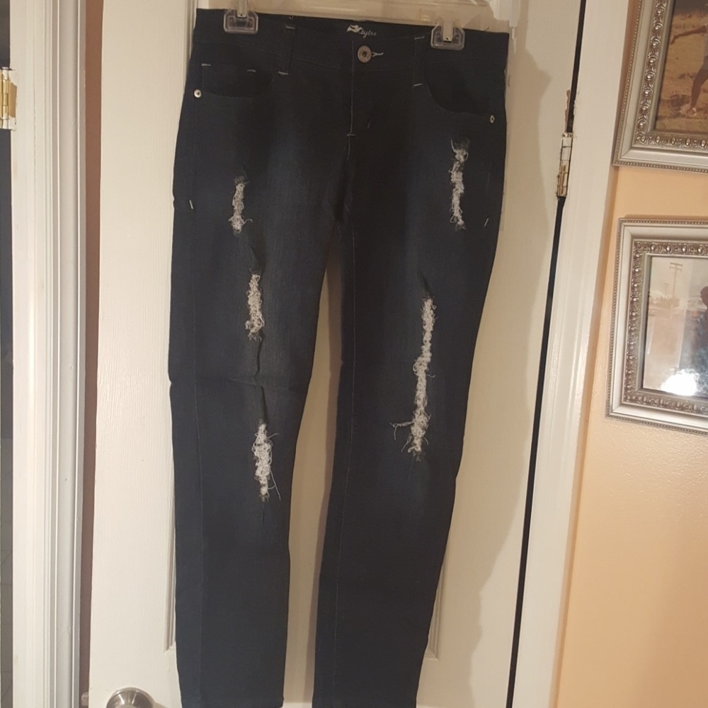 BRAND NEW JEANS
