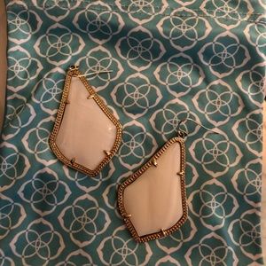 Kendra Scott Alexandra in White Pearl & Gold
