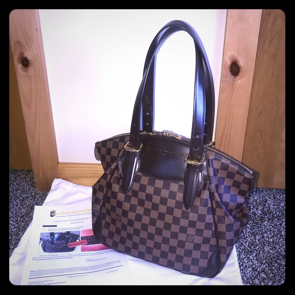 💔SOLD💔 💯% Authentic Louis Vuitton Shoulder Bag