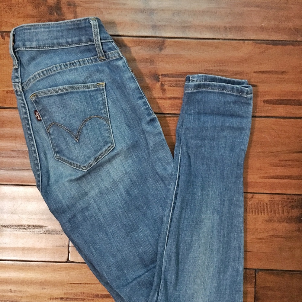 Levi's Mid-Rise Jeans 24x30