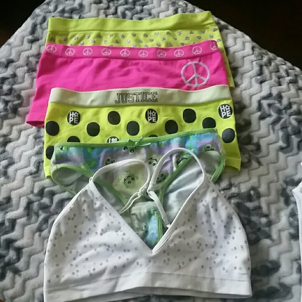 Boy shorts, pantie and 32 bra