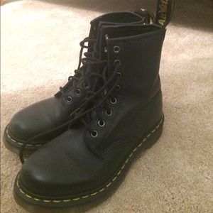 black dr martin boots