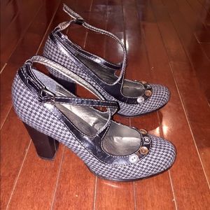 Vintage plaid high heels