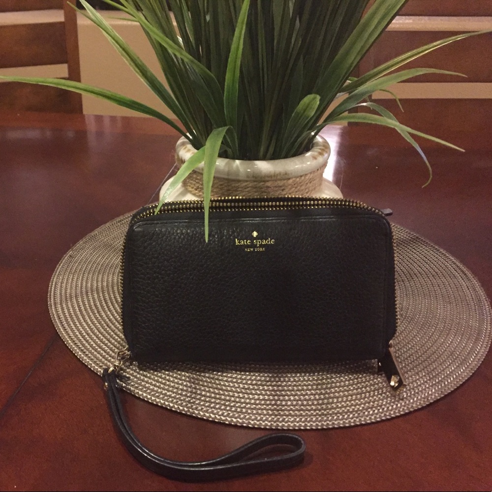 Kate Spade wallet wristlet