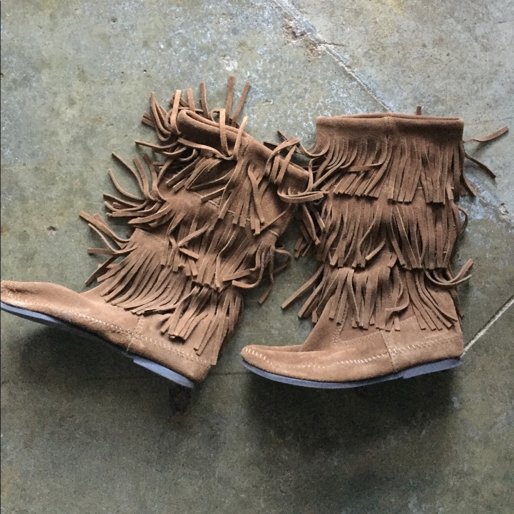 Minnetonka fringe boots