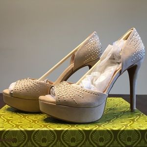 BRAND NEW GIANNA BINI Aleezah Nude Peep Toes
