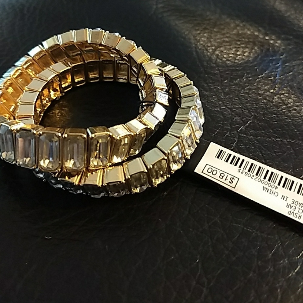 Charming Charlie RSVP stretch brangle