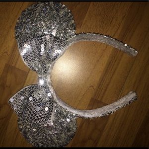 Authentic minnie ears