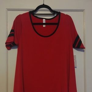 Medium LuLaRoe Perfect Tee