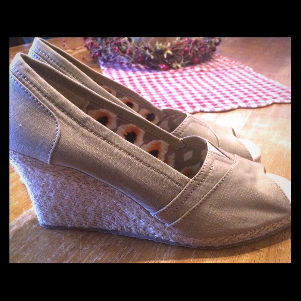 Tan Skechers wedges