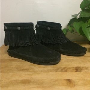 Minnetonka High Top Back Zip Boot