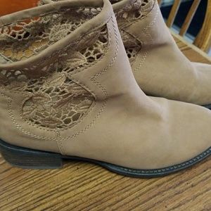 Tan suede boots NWOT