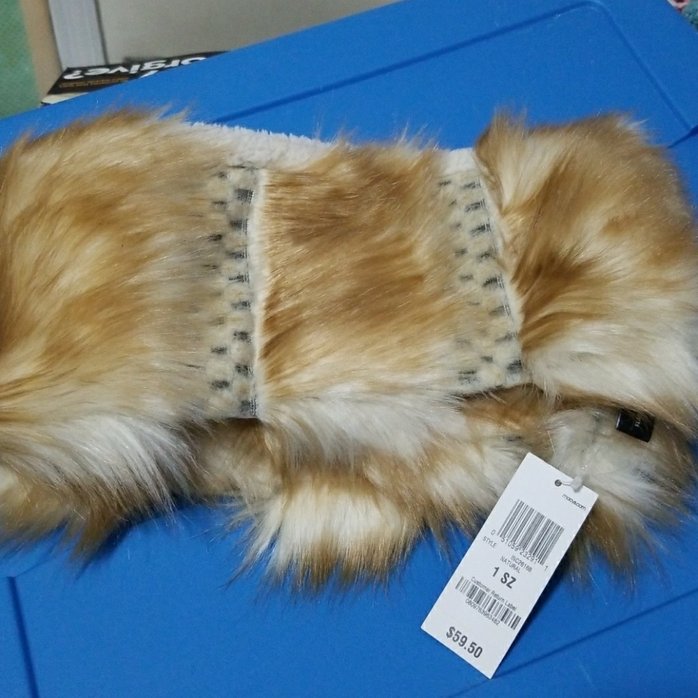 INC International Concepts Faux Fur Cowl Loop Crea - Picture 2 of 3