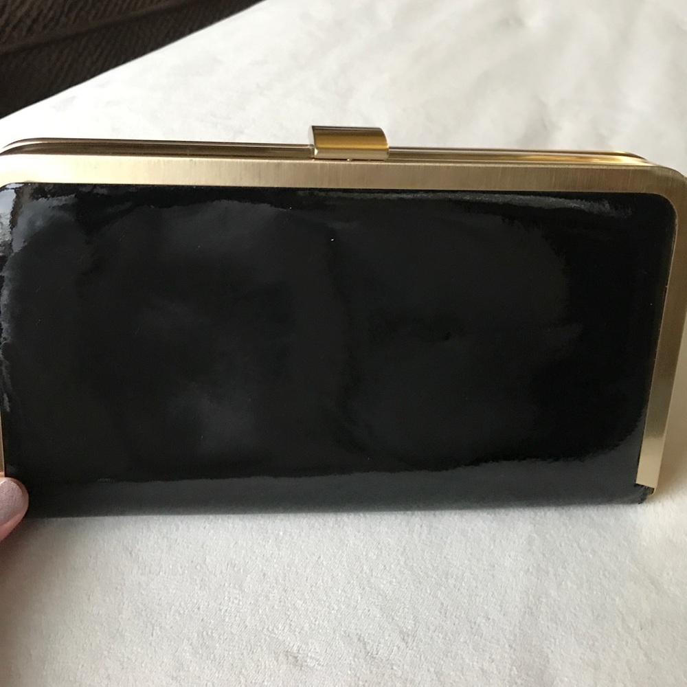 Black patent clutch