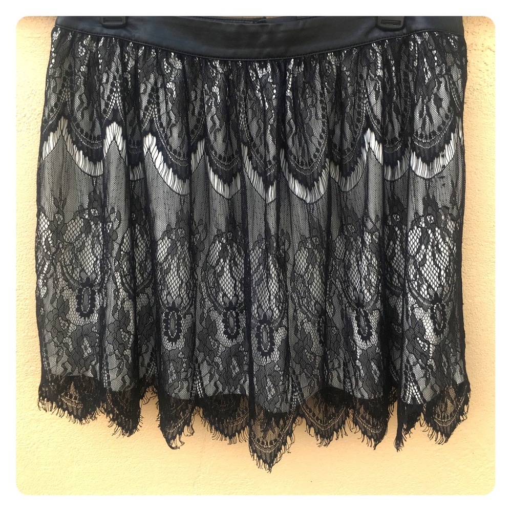 Lace skirt with faux leather waist