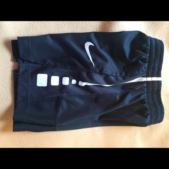 Nike Elite Black shorts - Picture 2 of 4