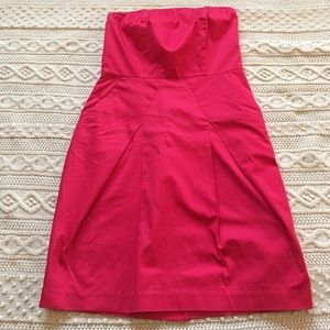 Limited strapless dress